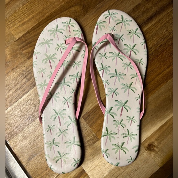 LC Lauren Conrad White and Pink Palm Tree Flip Flops - Picture 3 of 12